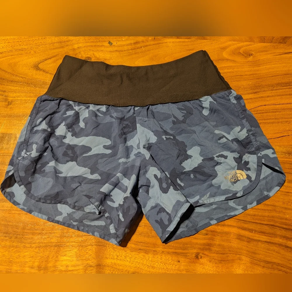 The North Face - Flyweight Active Shorts NBW91584  | Size Small: Blue Camouflage